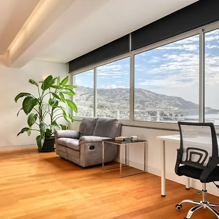 Jasmineiro, A In Madeira