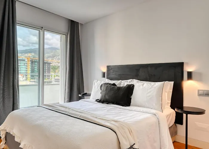 Jasmineiro, A In Madeira * 푼샬