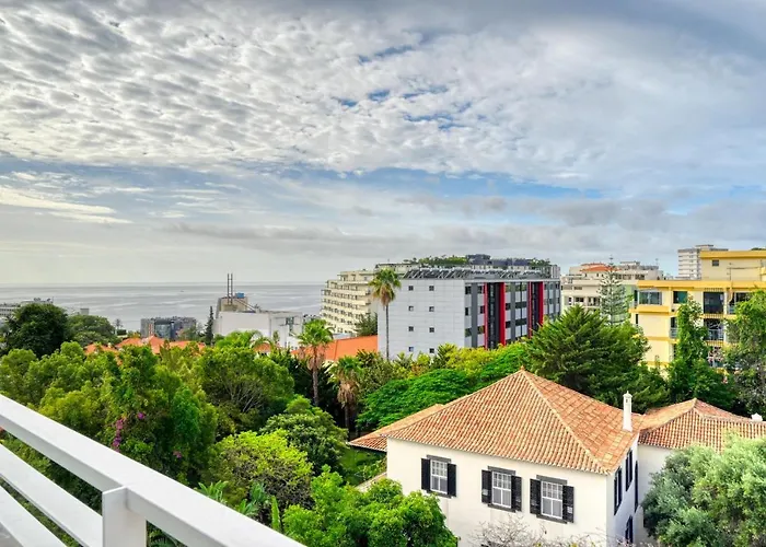 Jasmineiro, A In Madeira 푼샬